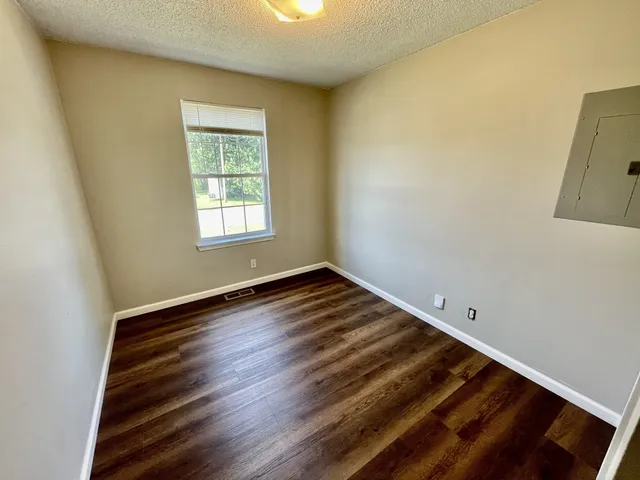 $1,200 | 1213 Carol Drive, Oak Grove, KY 42262