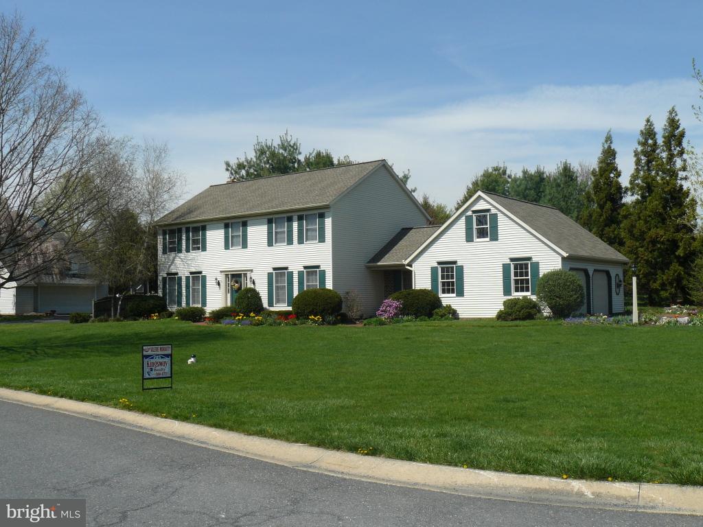 202 Farmstead Lane Lititz, PA 17543 - Photo 1 of 13 Gallery Image 1