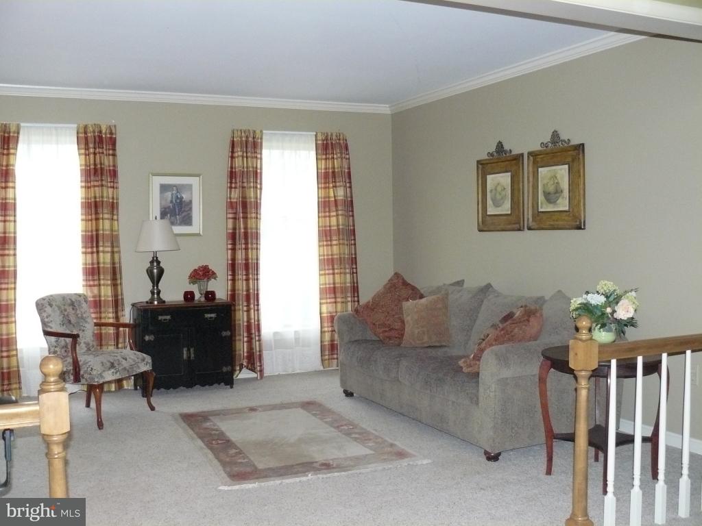 202 Farmstead Lane Lititz, PA 17543 - Photo 2 of 13 Gallery Image 2