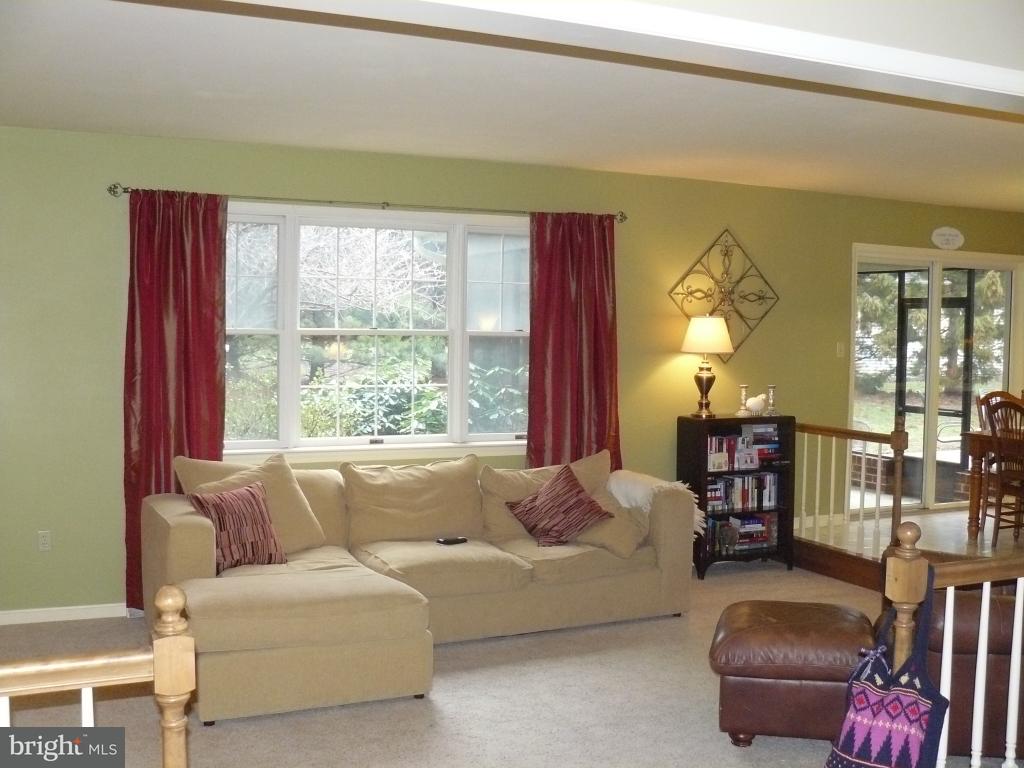 202 Farmstead Lane Lititz, PA 17543 - Photo 5 of 13 Gallery Image 5