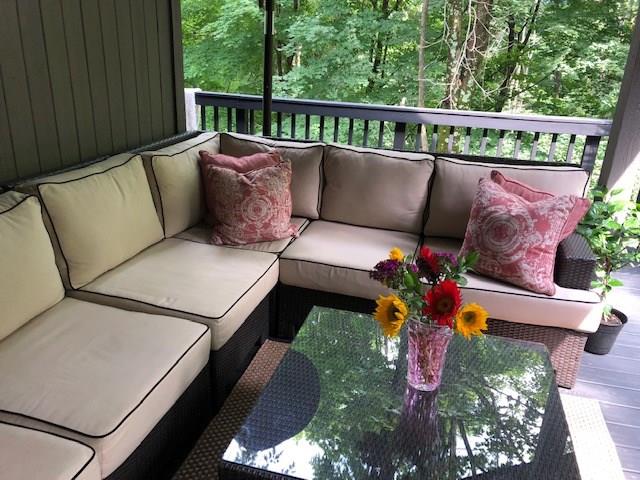 148 Riding Trail Lane Pittsburgh, PA 15215 - Photo 8 of 12 TV and sound system for all the right seasons!