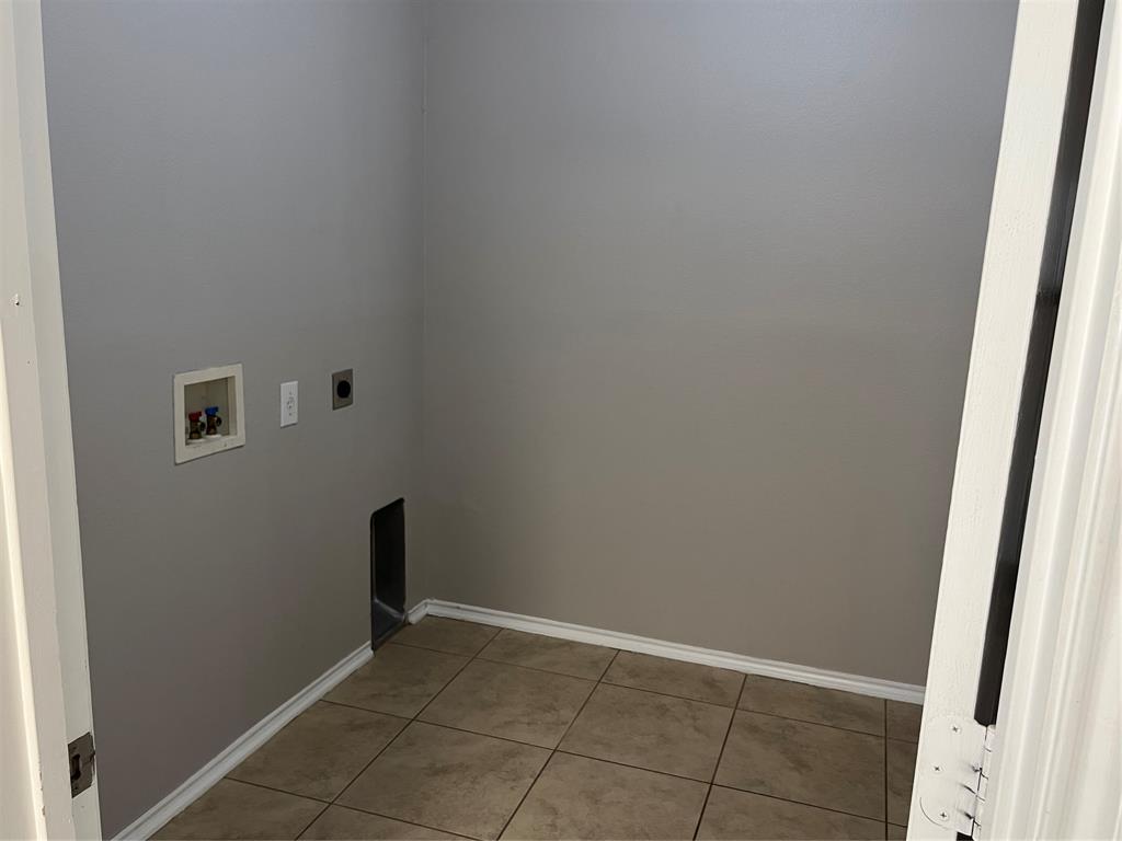 849 Santa Rosa Drive Fort Worth, TX 76052 - Photo 11 of 16 a view of an empty room