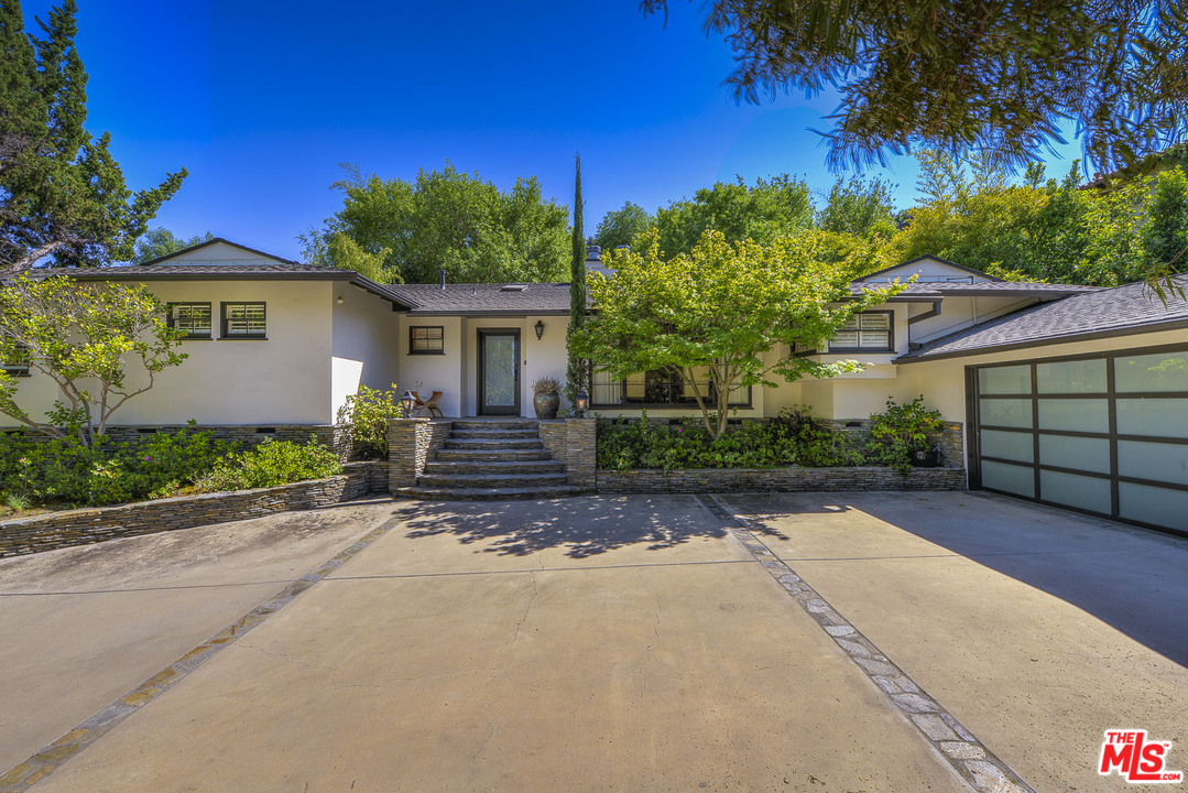 15740 Woodvale Road Encino, CA 91436 - Photo 1 of 42 Gallery Image 1