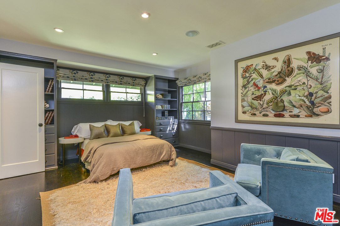 15740 Woodvale Road Encino, CA 91436 - Photo 19 of 42 Gallery Image 19