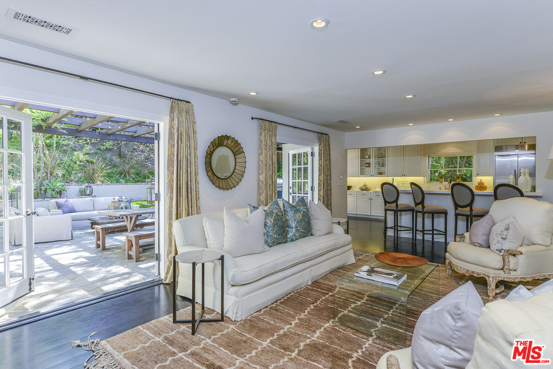 15740 Woodvale Road Encino, CA 91436 - Photo 4 of 42 Gallery Image 4