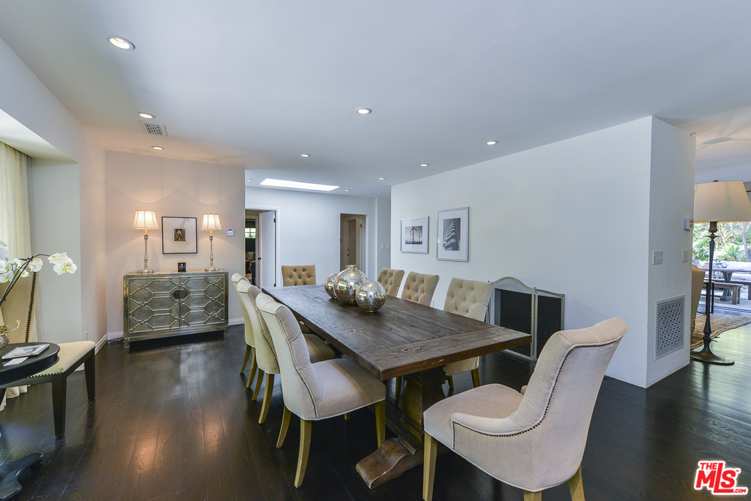 15740 Woodvale Road Encino, CA 91436 - Photo 39 of 42 Gallery Image 39