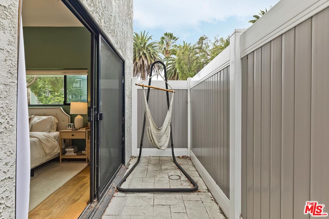 1131 12th Street, Unit 101 Santa Monica, CA 90403 - Photo 13 of 21