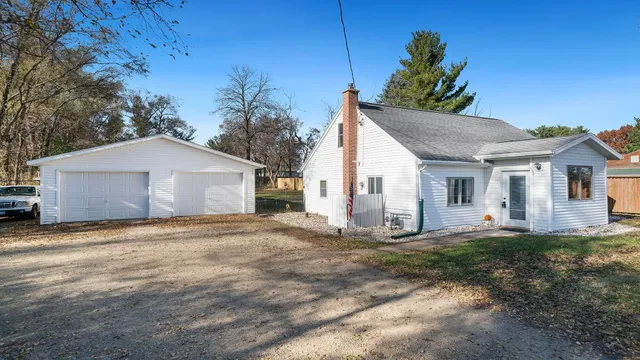 $200,000 | 13714 Dorr Road, Rockton, IL 61072