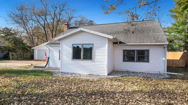 $200,000 | 13714 Dorr Road, Rockton, IL 61072