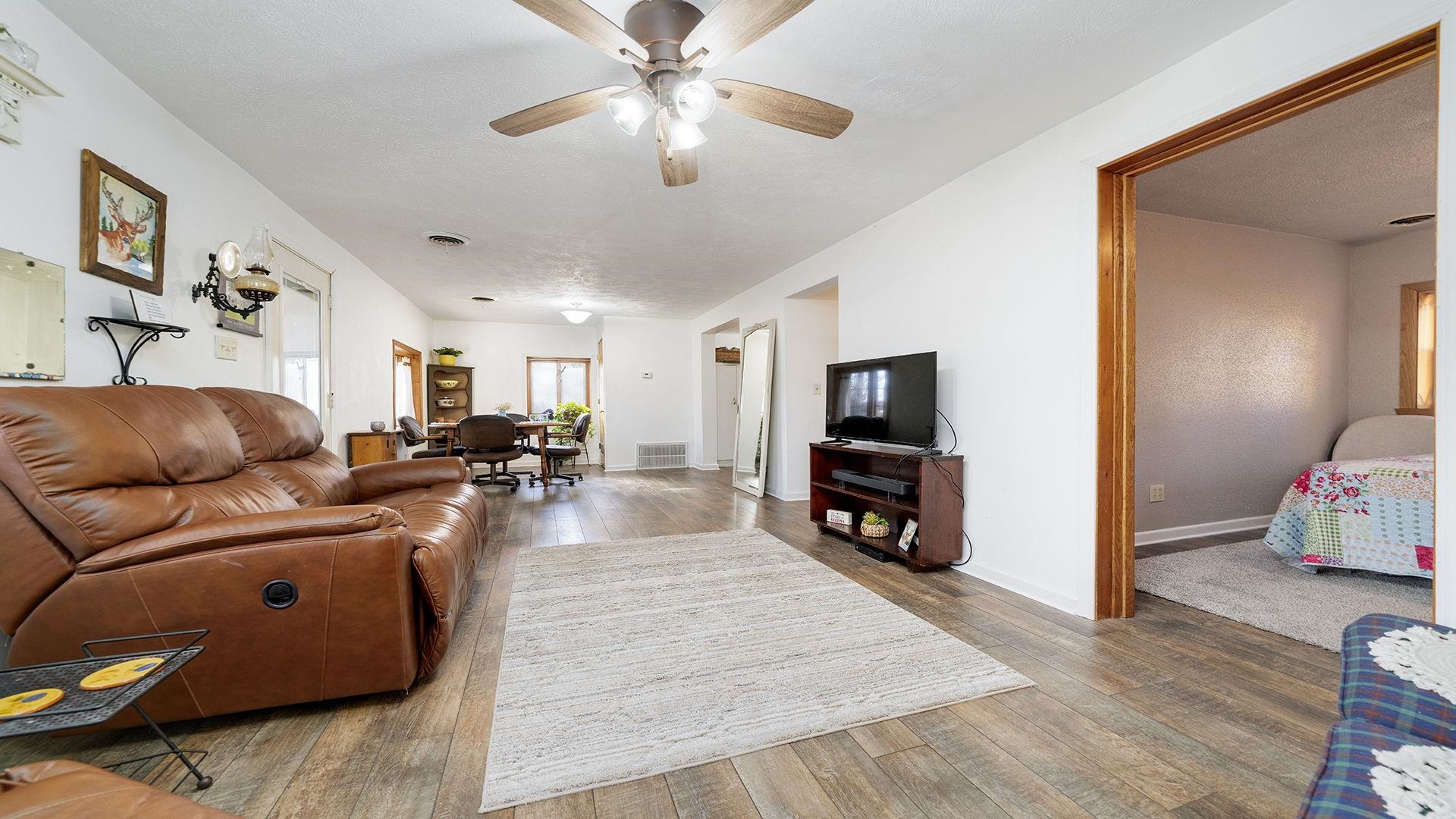 13714 Dorr Road Rockton, IL 61072 - Photo 4 of 38