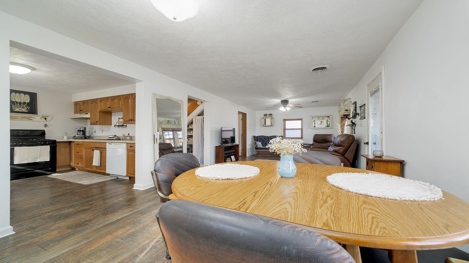 13714 Dorr Road Rockton, IL 61072 - Photo 6 of 38