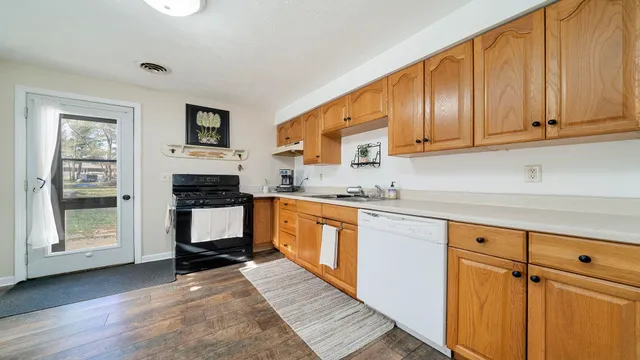 $200,000 | 13714 Dorr Road, Rockton, IL 61072