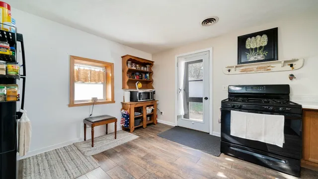 $200,000 | 13714 Dorr Road, Rockton, IL 61072