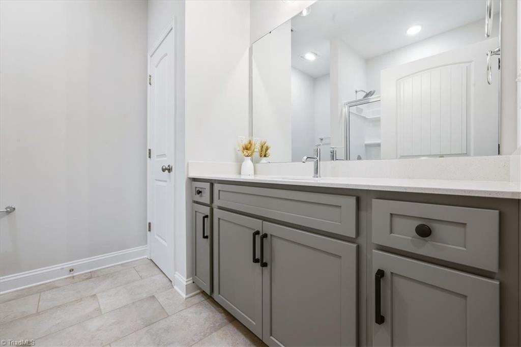 6407 Gardenview Road, Unit 33 Pleasant Garden, NC 27313 - Photo 14 of 27 Guest Bath on main level