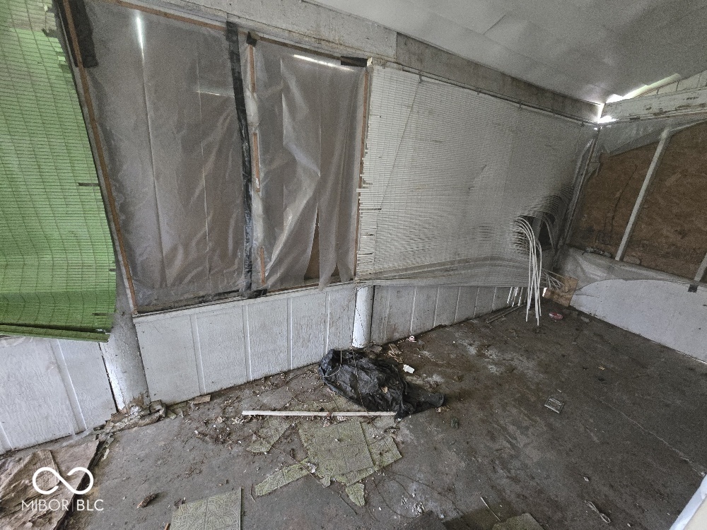 2022 Forkner Street Anderson, IN 46016 - Photo 3 of 16