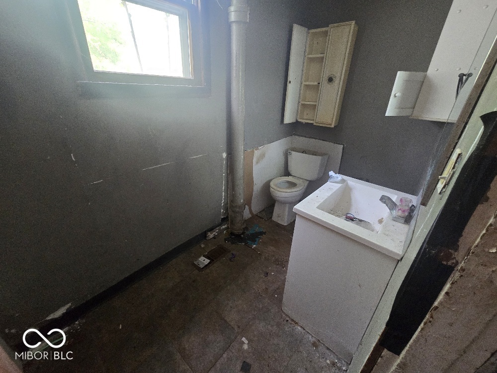 2022 Forkner Street Anderson, IN 46016 - Photo 7 of 16