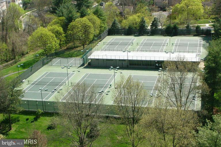 5225 Pooks Hill Road, Unit 502N Bethesda, MD 20814 - Photo 13 of 18 Tennis club