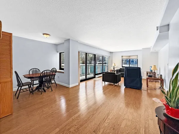 $341,900 | 300 Lynn Shore Drive, Unit 203, Lynn, MA 01902