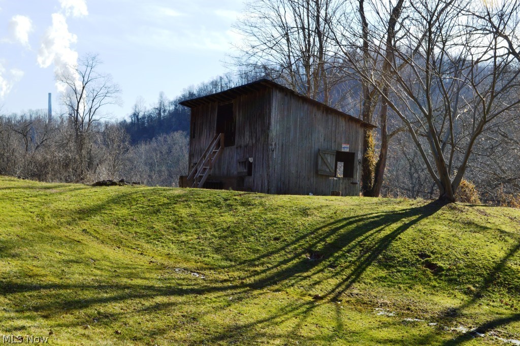 940 Bells Run Road Newport, OH 45768 - Photo 7 of 23 Barn