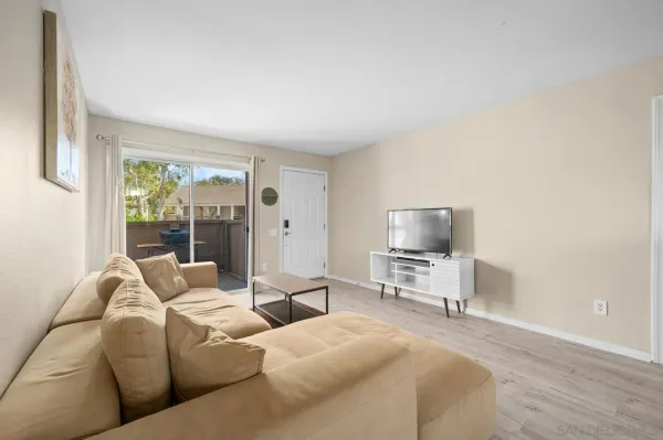 $399,900 | 6333 College Grove Way, Unit 2104, San Diego, CA 92115