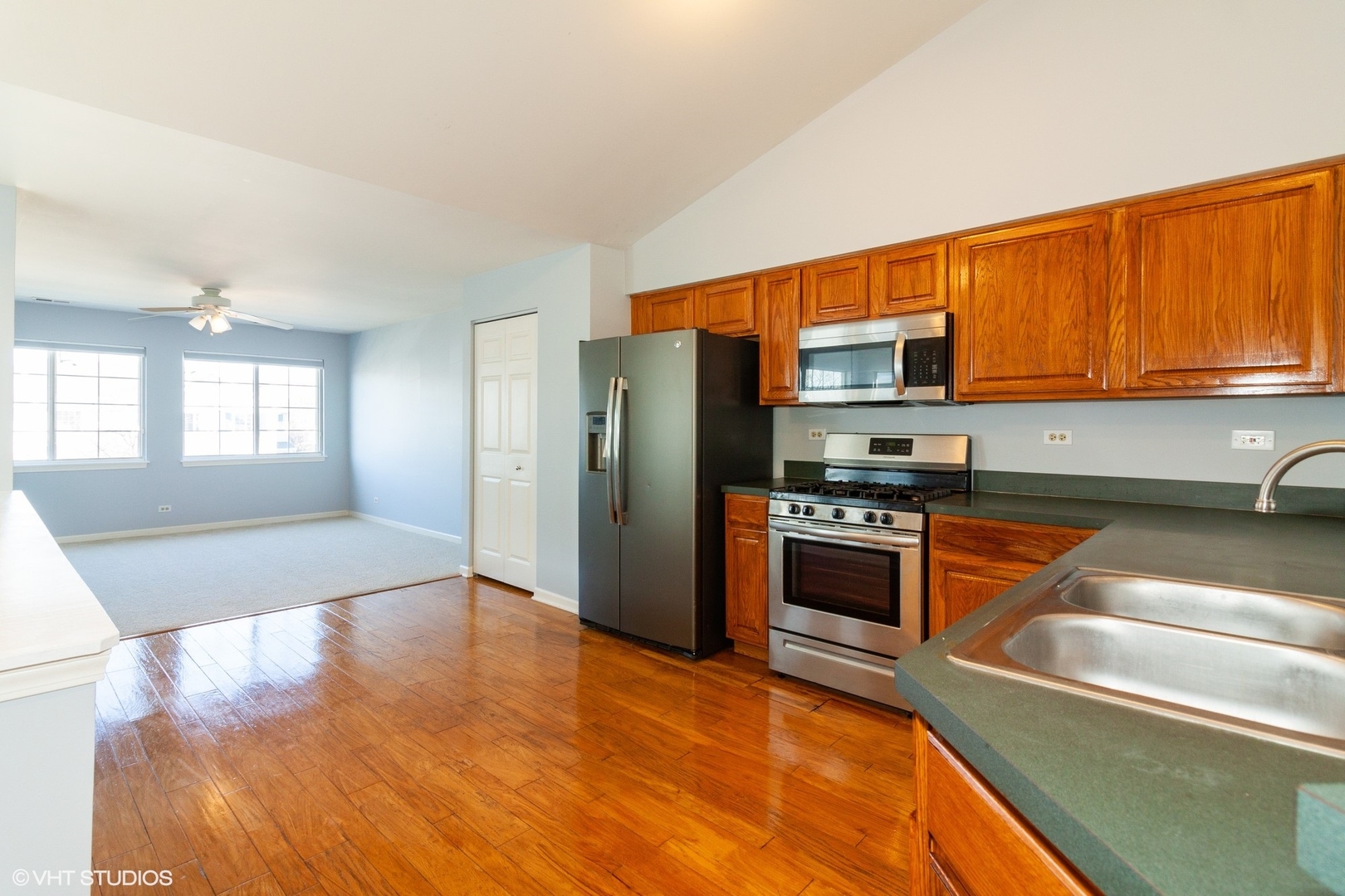 1009 Ripple Ridge Darien, IL 60561 - Photo 6 of 10