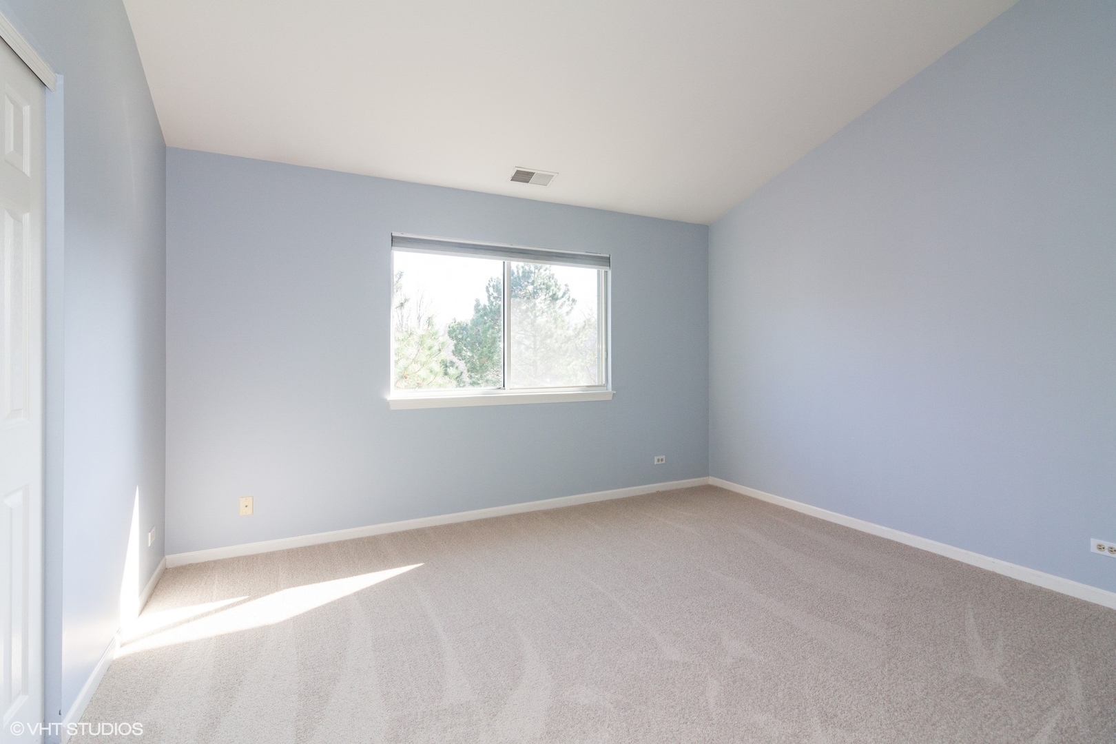 1009 Ripple Ridge Darien, IL 60561 - Photo 8 of 10