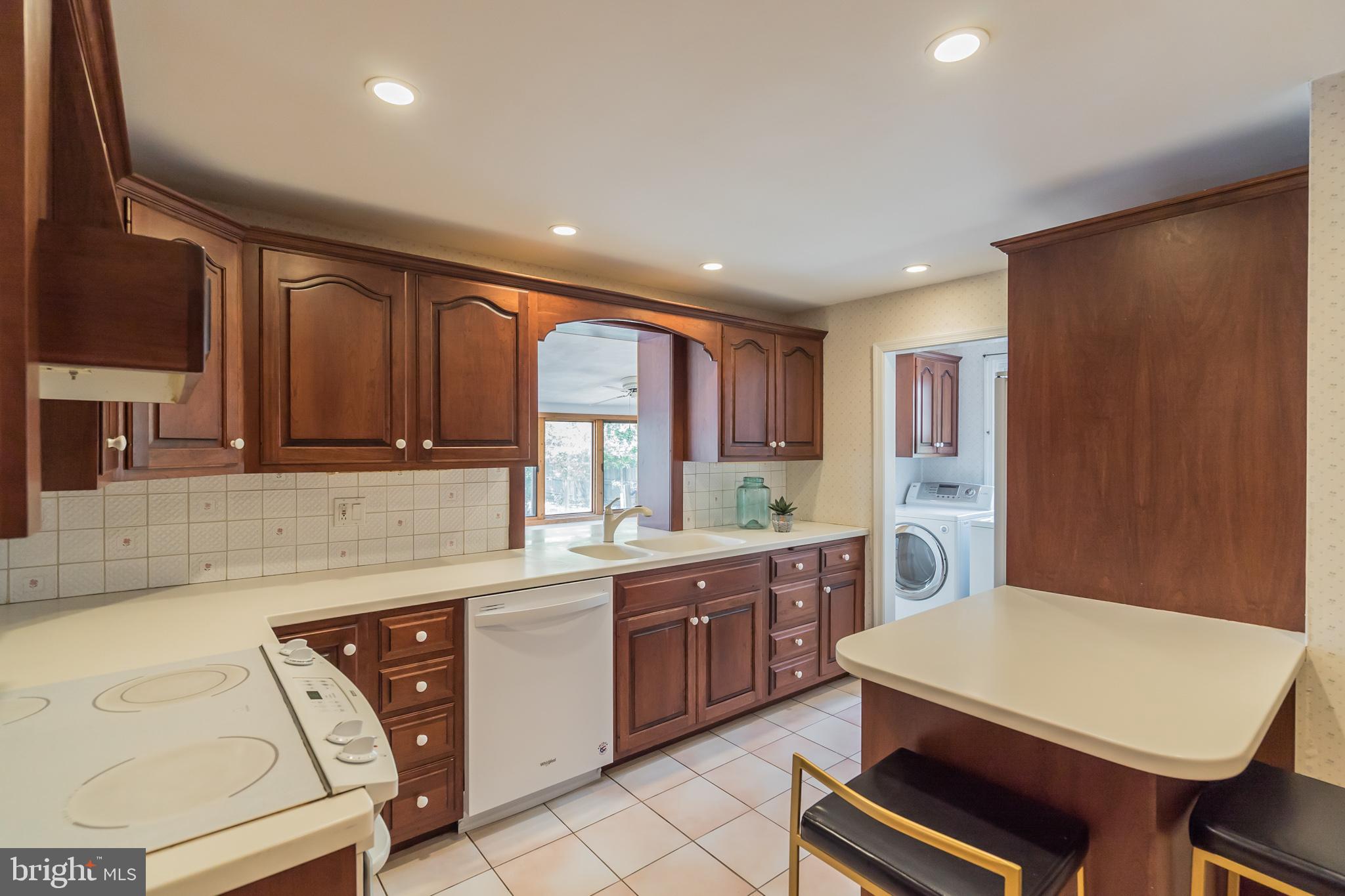 605 Arlingham Road Flourtown, PA 19031 - Photo 12 of 33
