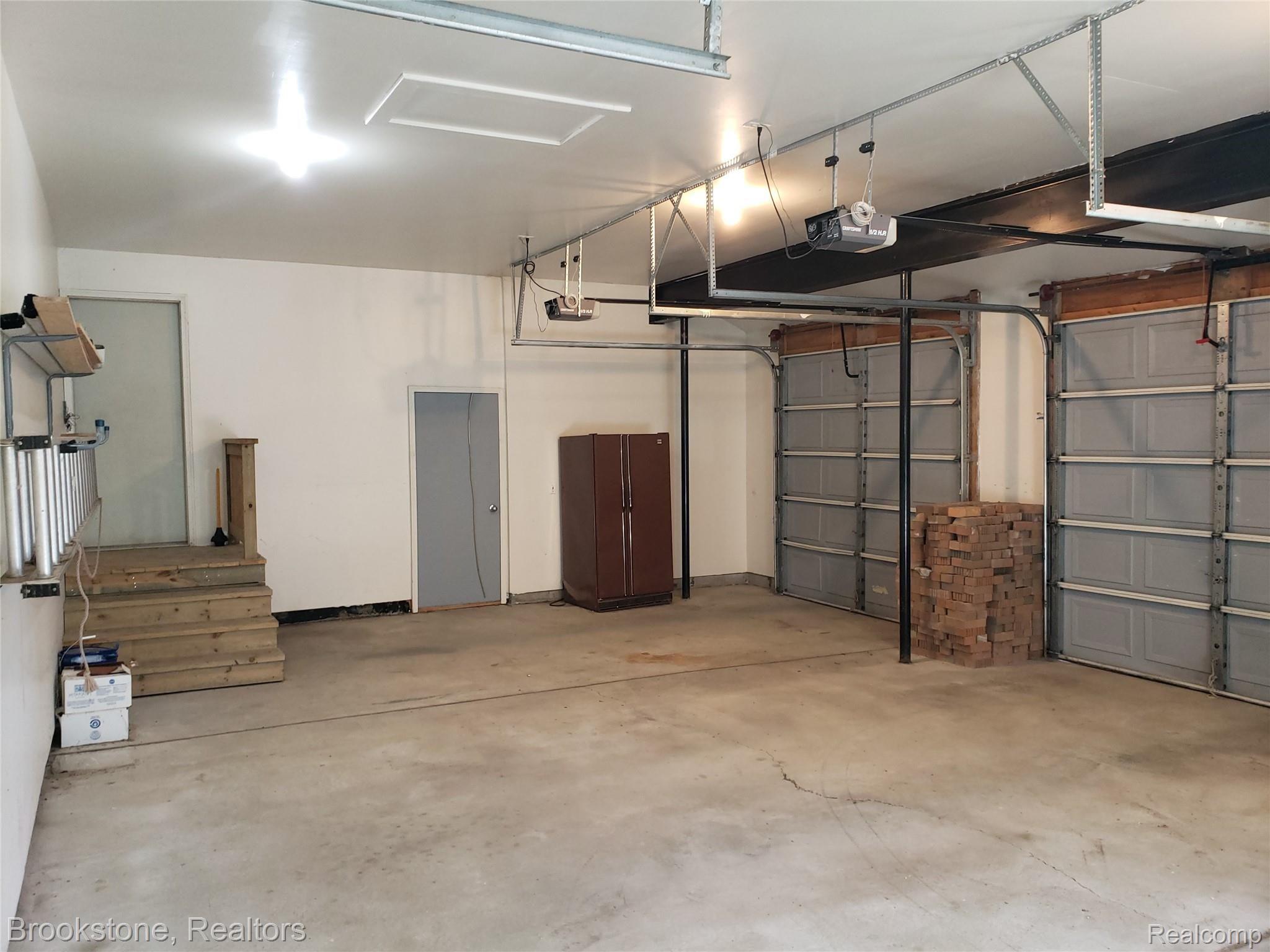 65558 Wolcott Road Ray, MI 48096 - Photo 44 of 49 garage 3.jpg