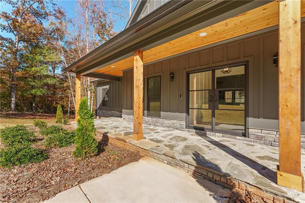 100 Ridge Way Forsyth, GA 31029 - Photo 4 of 99