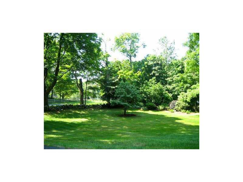 2095 Division Road East Greenwich, RI 02818 - Photo 18 of 23 Yard/Garden.