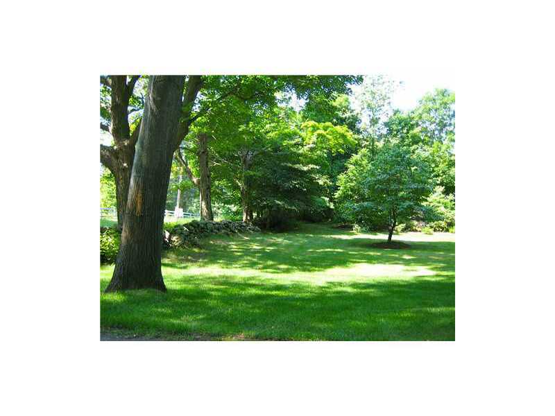 2095 Division Road East Greenwich, RI 02818 - Photo 19 of 23 Yard/Garden.