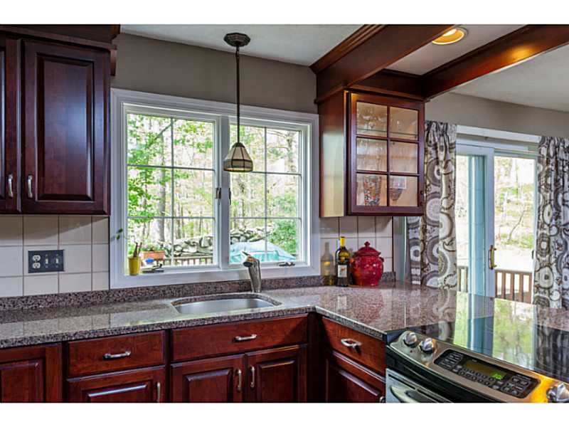2095 Division Road East Greenwich, RI 02818 - Photo 4 of 23 Kitchen.