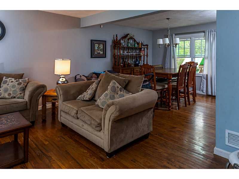 2095 Division Road East Greenwich, RI 02818 - Photo 9 of 23 Living Room.