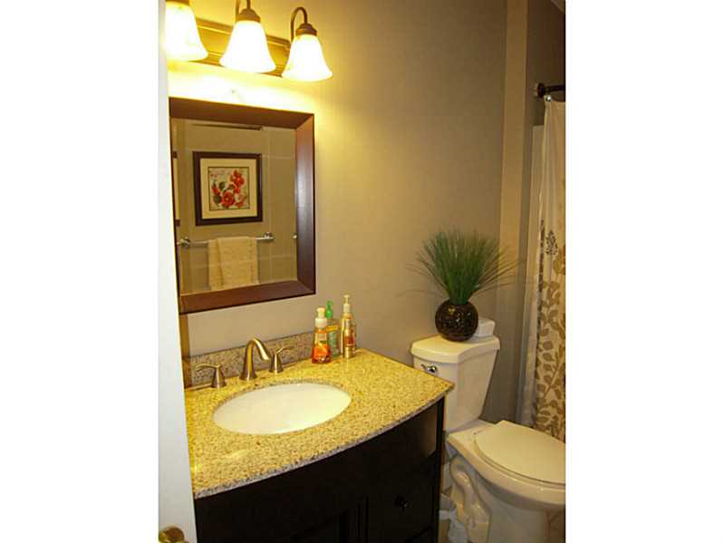 91 Winterberry Road Narragansett, RI 02874 - Photo 14 of 16 Bathroom.