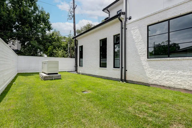 $7,480,000 | 5517 Sturbridge Drive, Houston, TX 77056