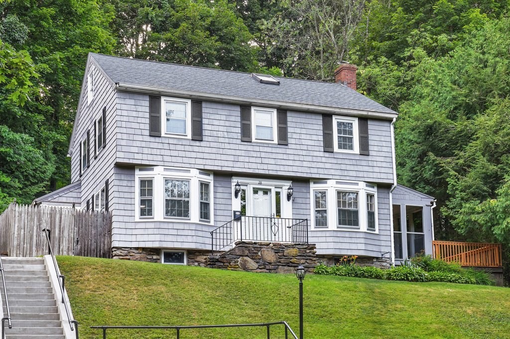 28 St Elmo Road Worcester, MA 01602 - Photo 1 of 42