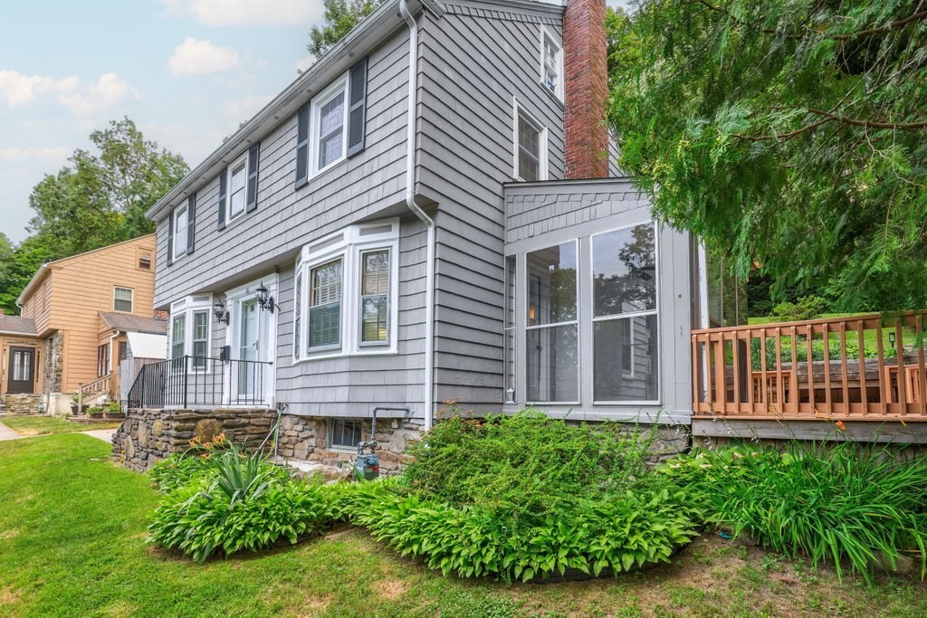 28 St Elmo Road Worcester, MA 01602 - Photo 4 of 42