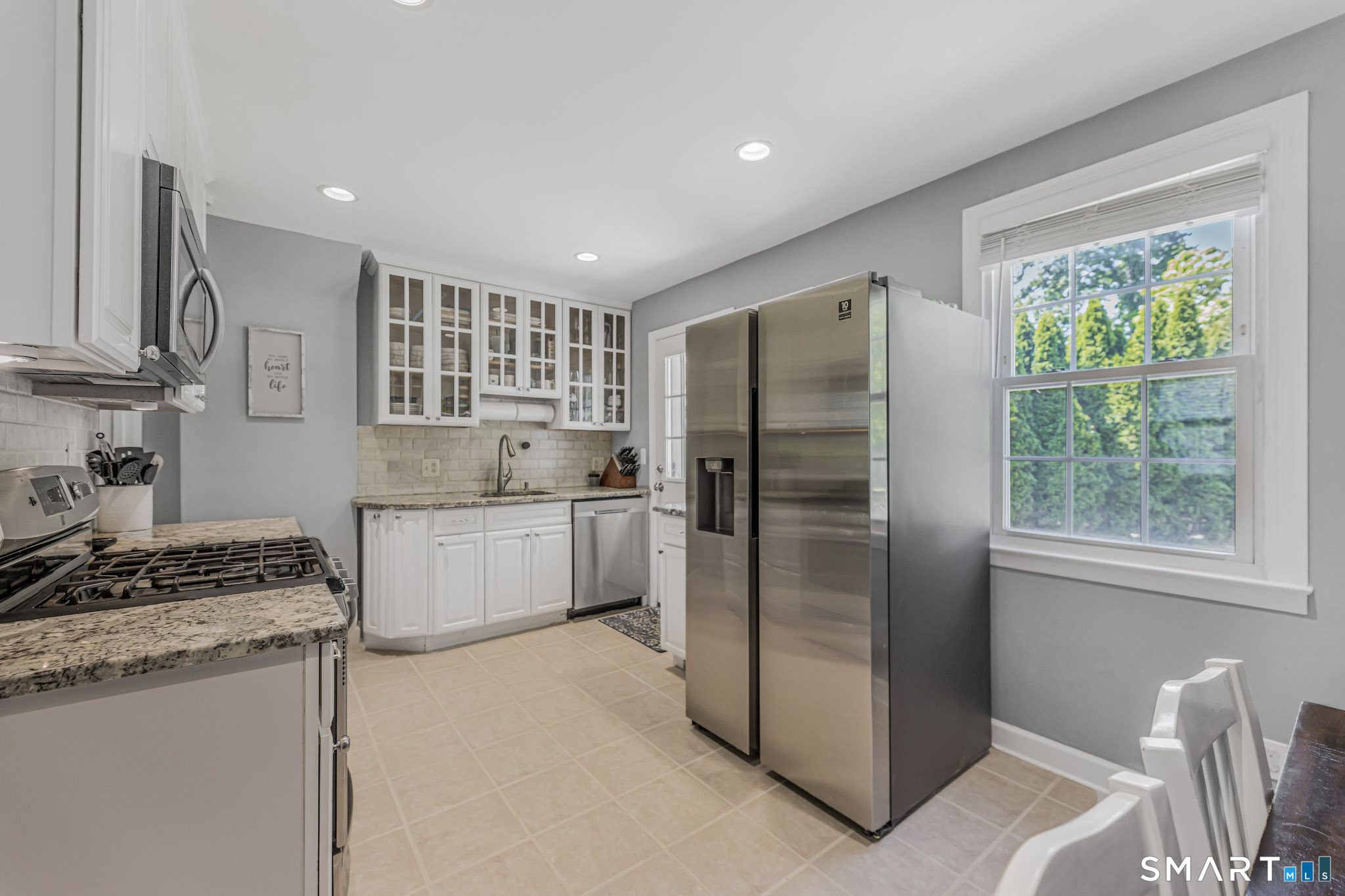 355 Sylvan Knoll Road Stamford, CT 06902 - Photo 5 of 18