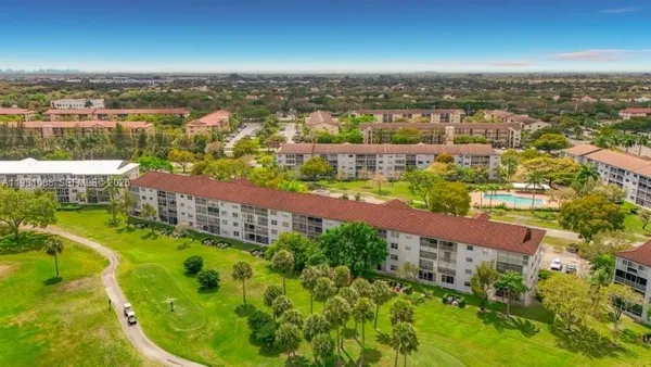 $2,400 | 12701 Southwest 13th Street, Unit 310F, Pembroke Pines, FL 33027