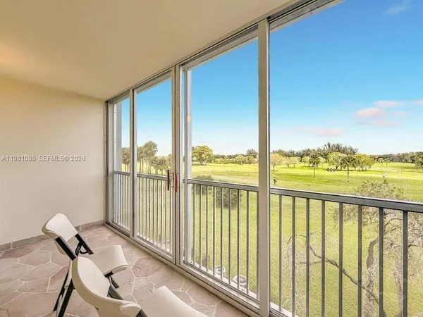 $2,400 | 12701 Southwest 13th Street, Unit 310F, Pembroke Pines, FL 33027
