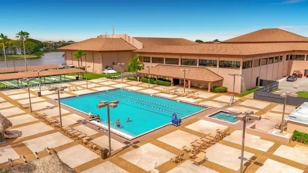 $2,400 | 12701 Southwest 13th Street, Unit 310F, Pembroke Pines, FL 33027