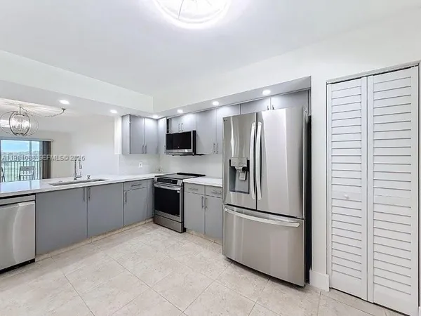 $2,400 | 12701 Southwest 13th Street, Unit 310F, Pembroke Pines, FL 33027