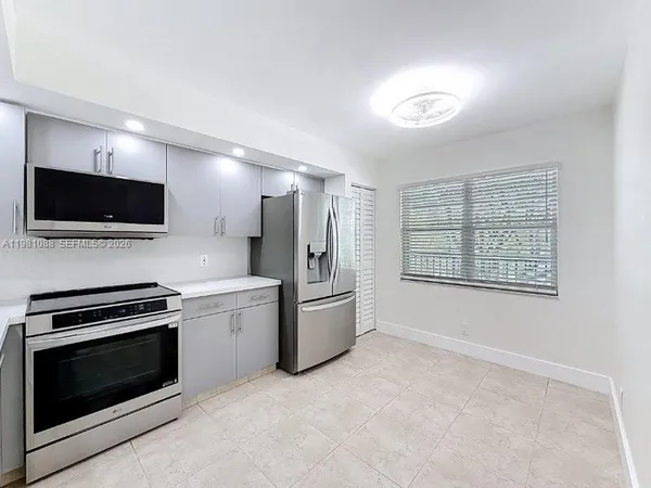 $2,400 | 12701 Southwest 13th Street, Unit 310F, Pembroke Pines, FL 33027