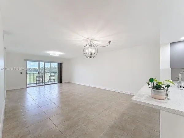 $2,400 | 12701 Southwest 13th Street, Unit 310F, Pembroke Pines, FL 33027