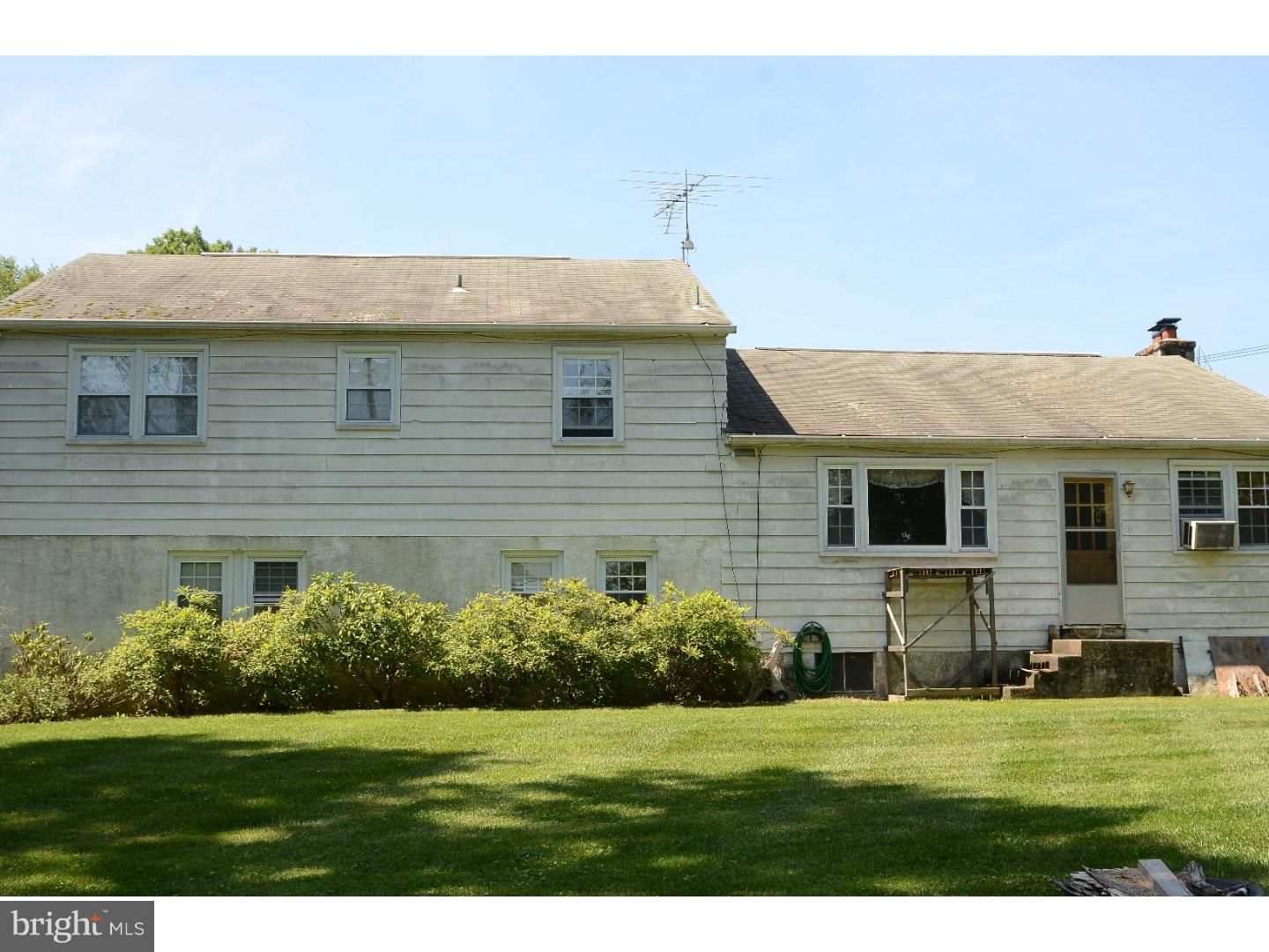 599 Mann Road Horsham, PA 19044 - Photo 2 of 23 Exterior Back