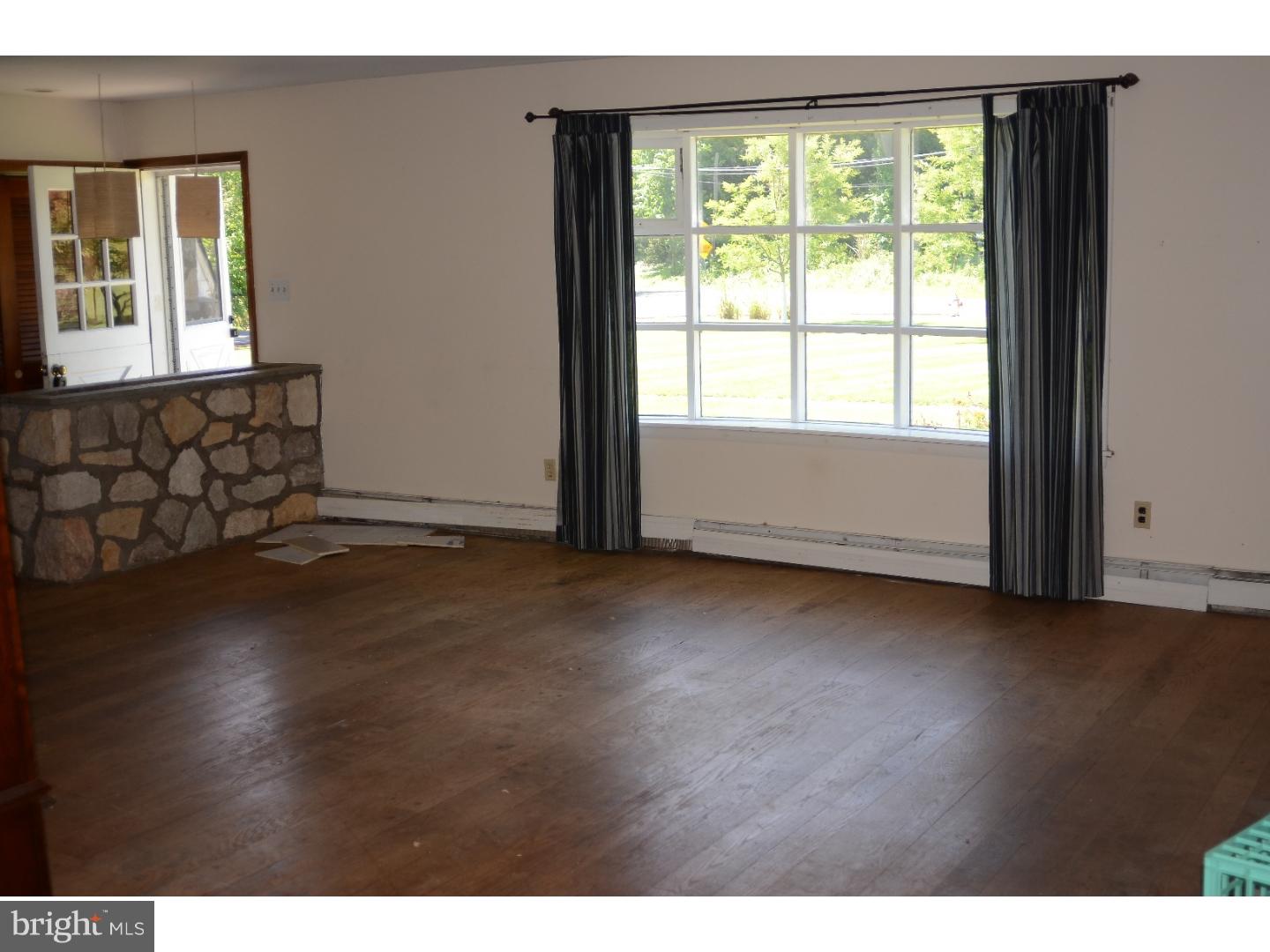 599 Mann Road Horsham, PA 19044 - Photo 13 of 23 Living Room