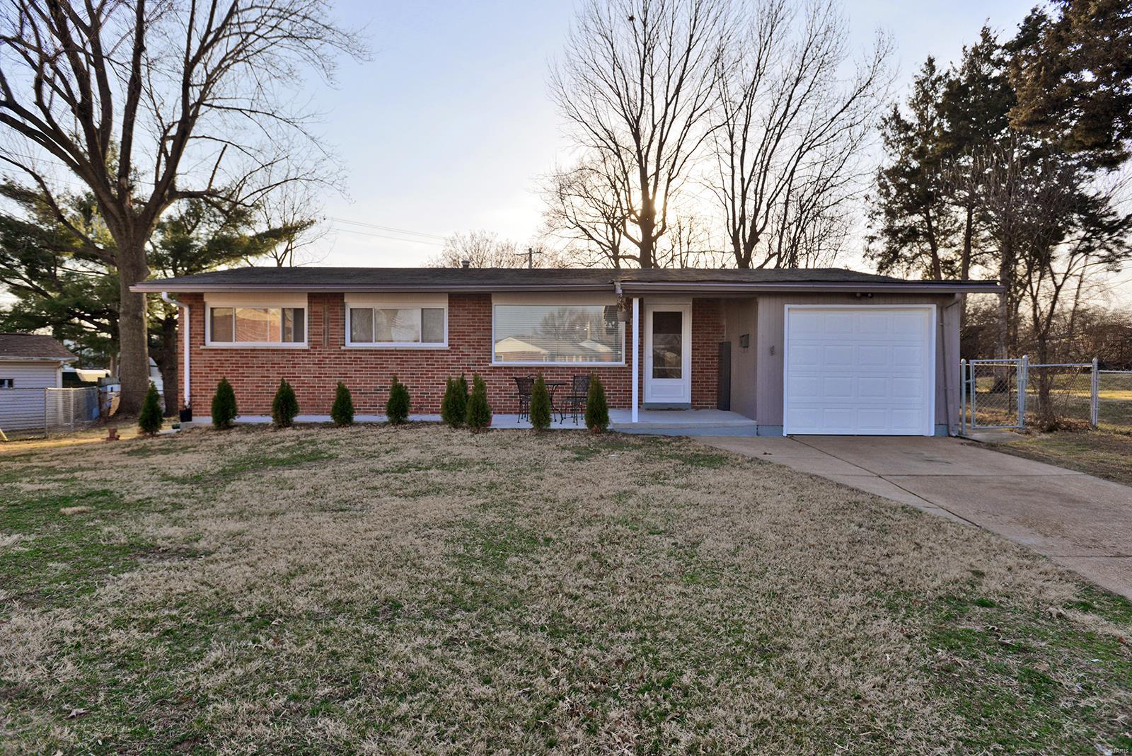4308 Ripa Avenue St. Louis, MO 63125 - Photo 1 of 34 Gallery Image 1