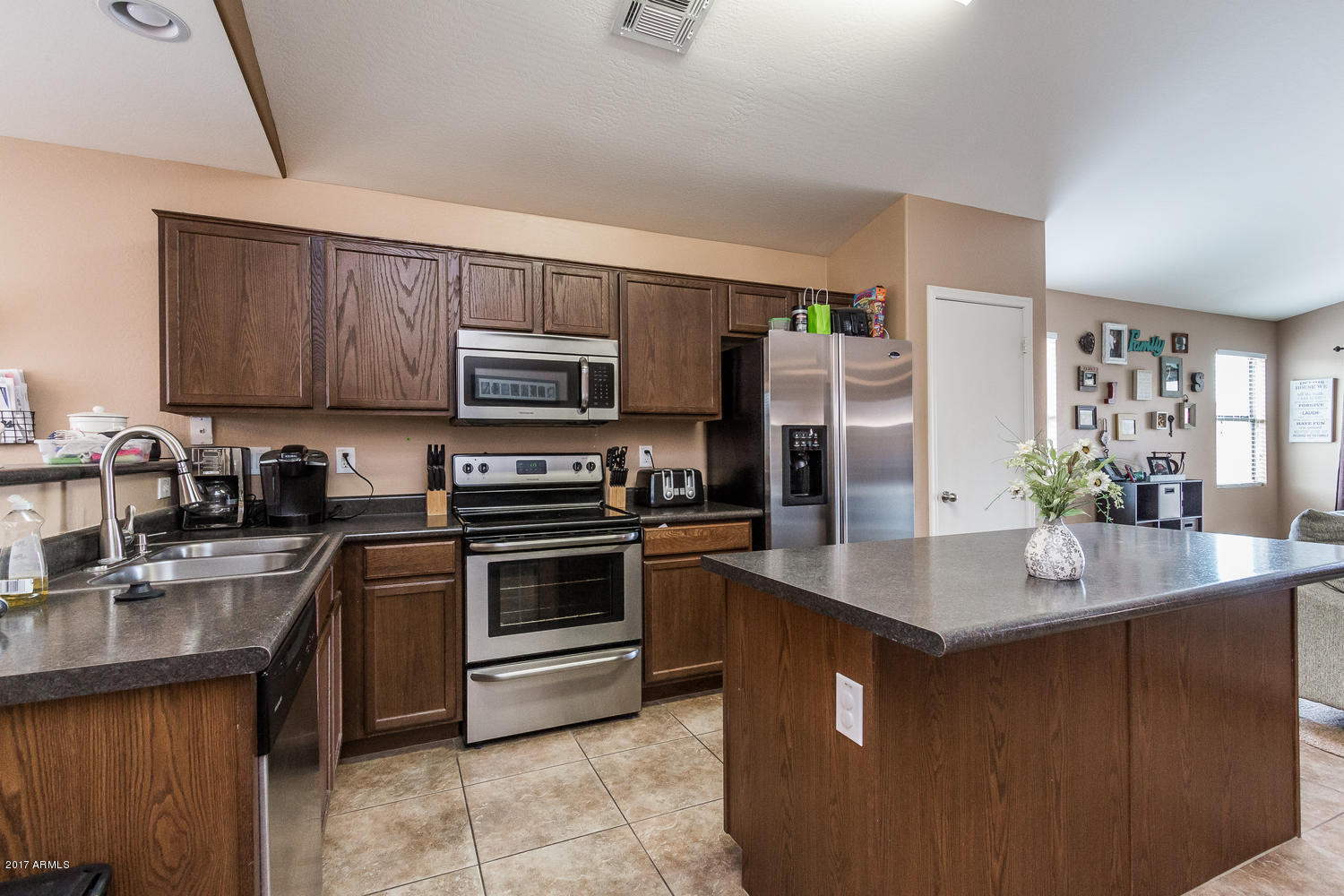 4668 West Carson Road Laveen, AZ 85339 - Photo 8 of 28 Kitchen (2)