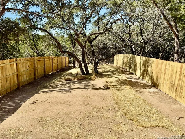 $1,550 | 701 Burr Oak Lane, Canyon Lake, TX 78133