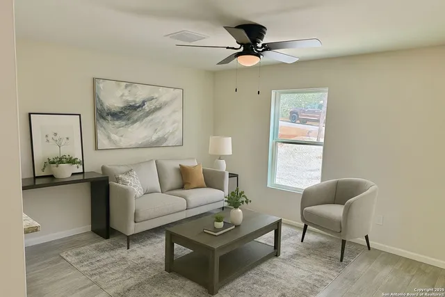 $1,550 | 701 Burr Oak Lane, Canyon Lake, TX 78133